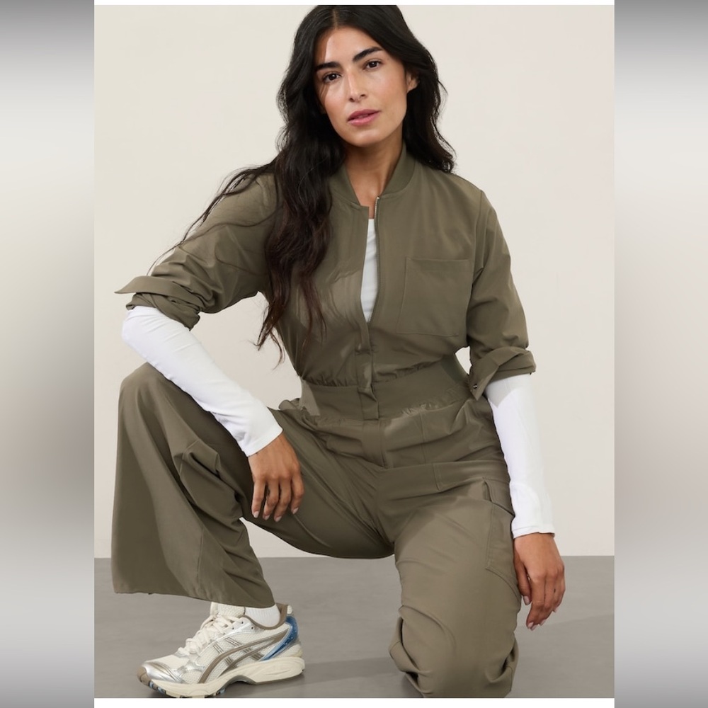Athleta Brooklyn Long Sleeve Jumpsuit NWT Size S Moss color